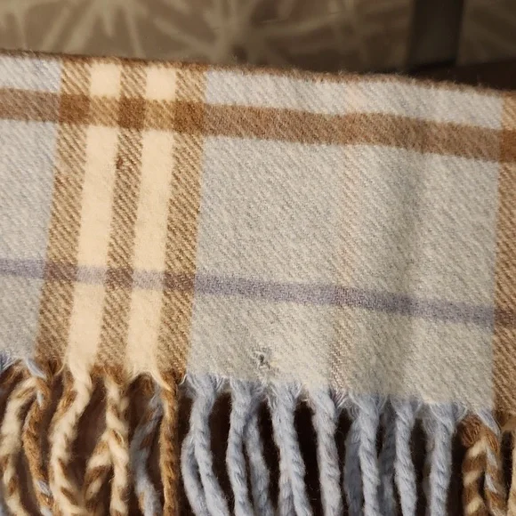 BURBERRY SCARF - Picture 4 of 5